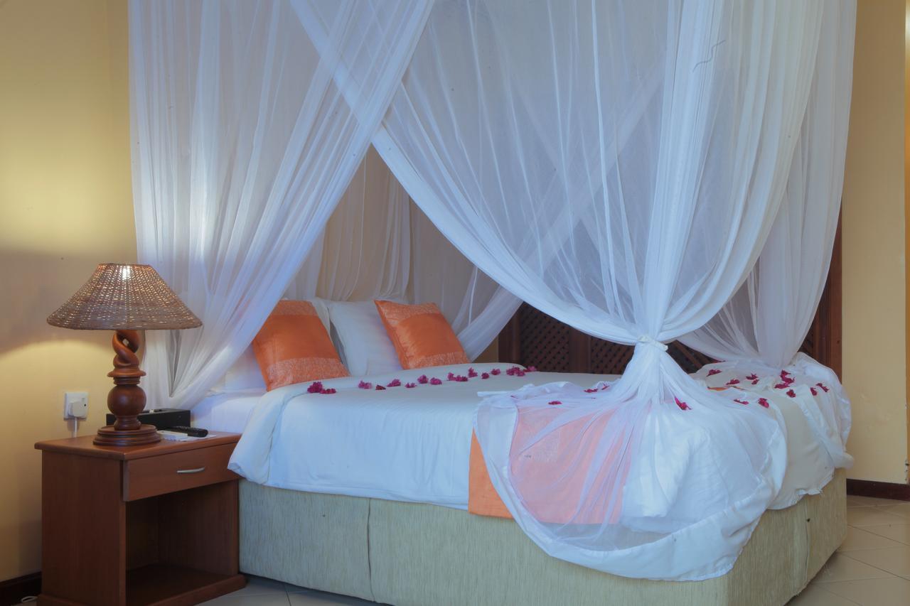 Giraffe Ocean View Hotel Daressalam Exterior foto
